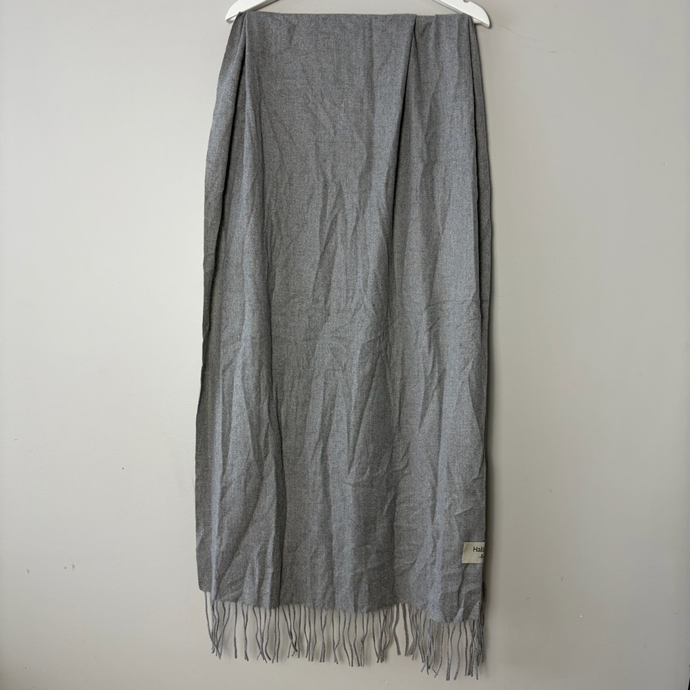 Halara Gray Soft Fringe‎ Scarf